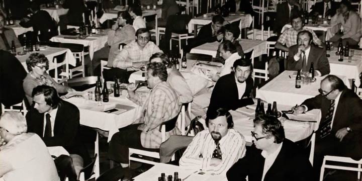 Historie československého plastikářského průmyslu v&nbsp;rozhovorech pamětníků (1/7)